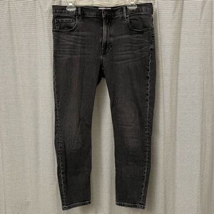 Everlane Mid-Rise Skinny Jean in Washed Black, Size 31 Ankle